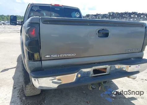 2000 Chevrolet Silverado 1500 Ls z USA, uszkodzony, nr VIN 1GCEK14T5YZ139199